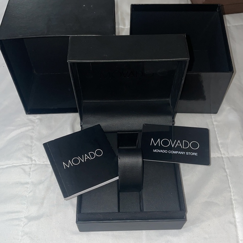 Movado watch box - Picture 5 of 11